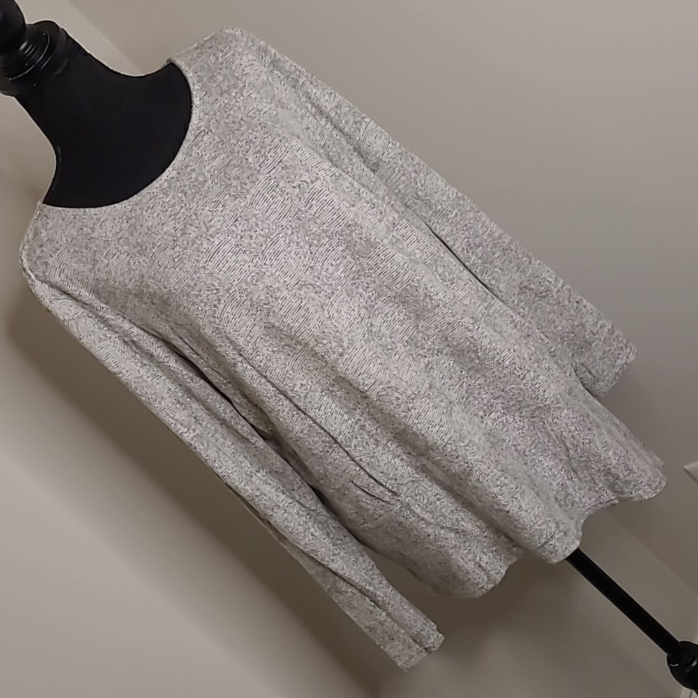 APT.9 XL heather gray asymmetrical hem, super soft tunic top
